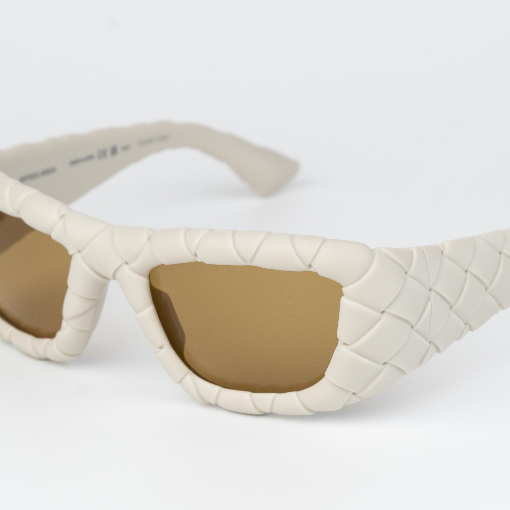 BV1303S Chalk White / Brown
