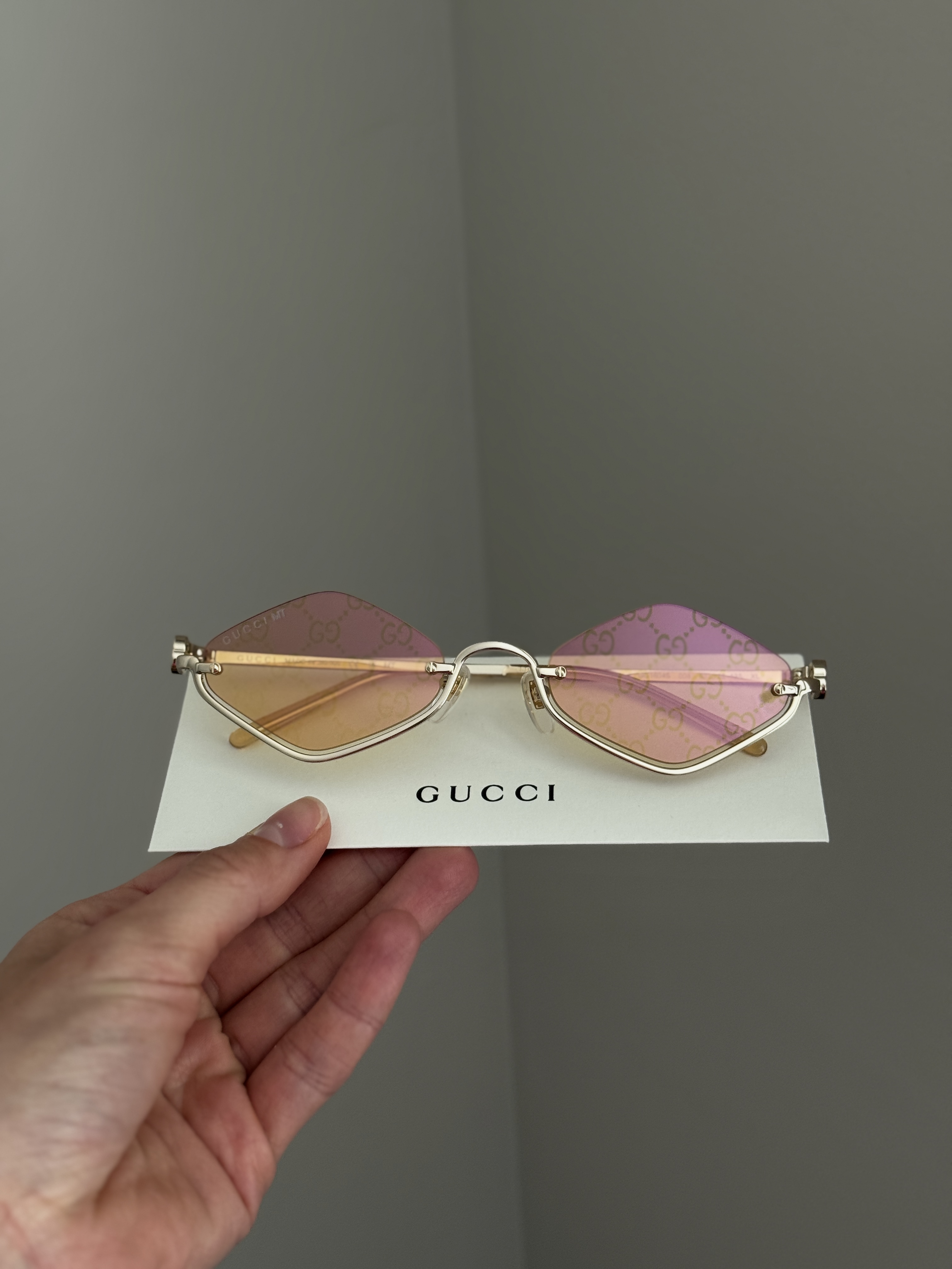 Gucci GG1604S Gold / Rose Mirror to Dark Yellow with GG Pattern product photo 13