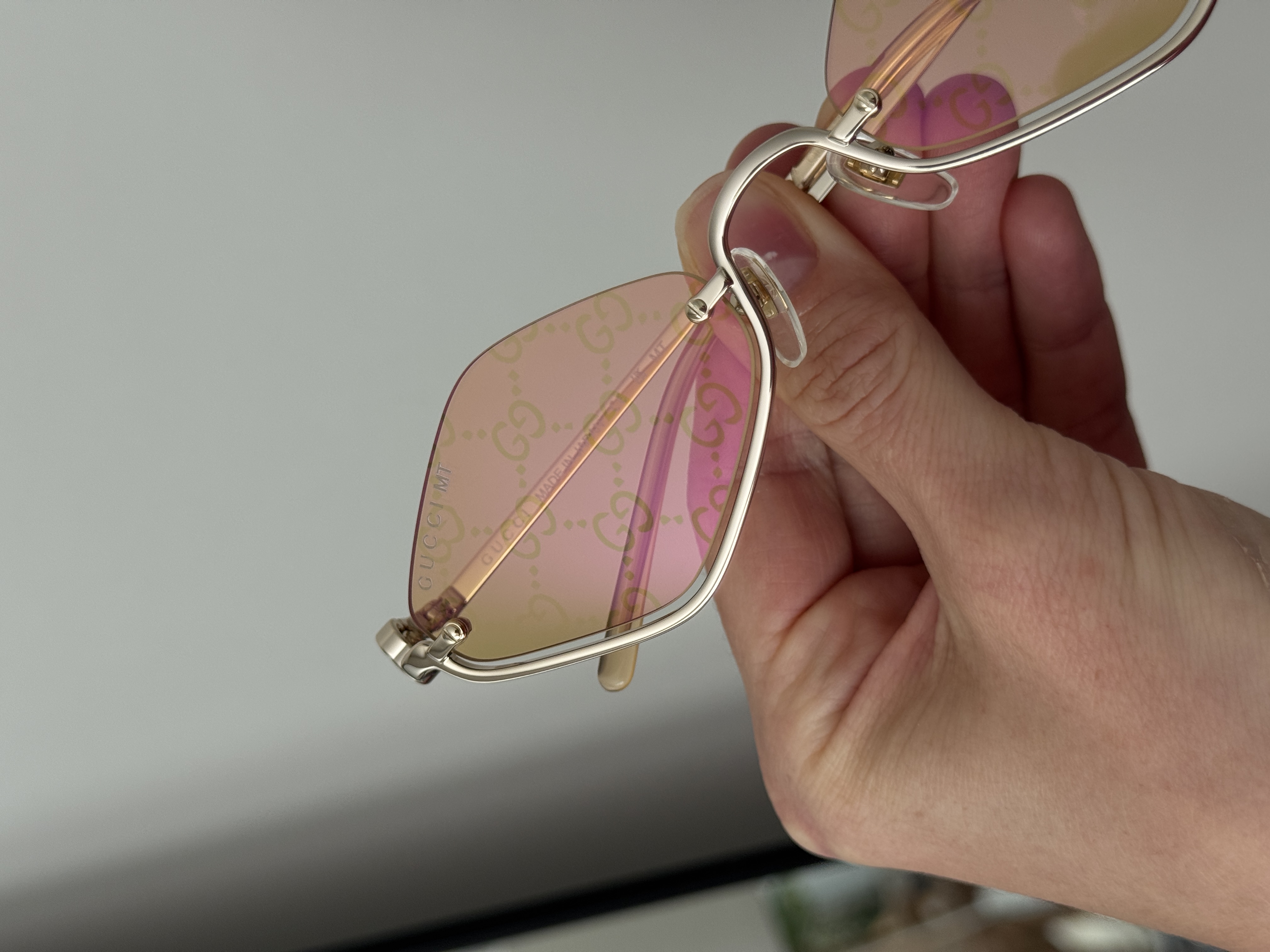 Gucci GG1604S Gold / Rose Mirror to Dark Yellow with GG Pattern product photo 3