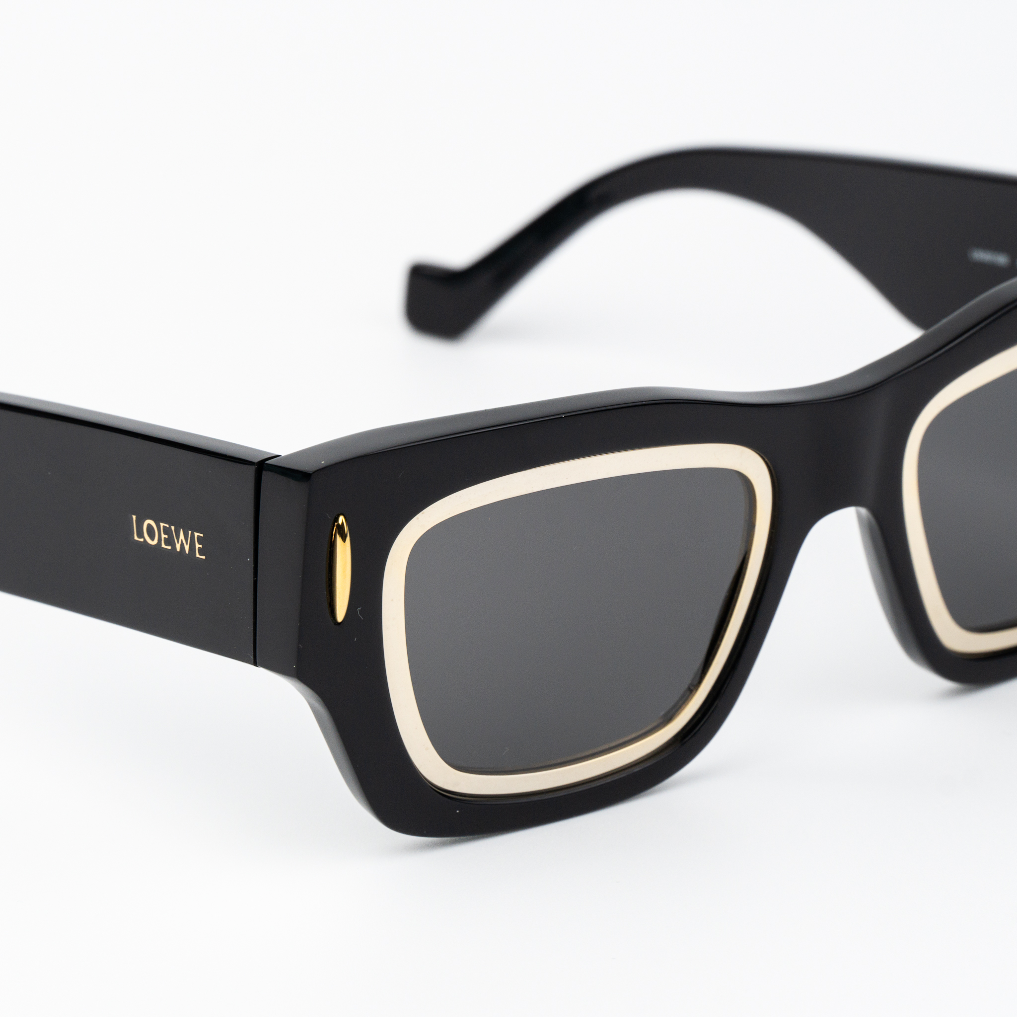 Loewe LW40168I Shiny Black / Black product photo 7