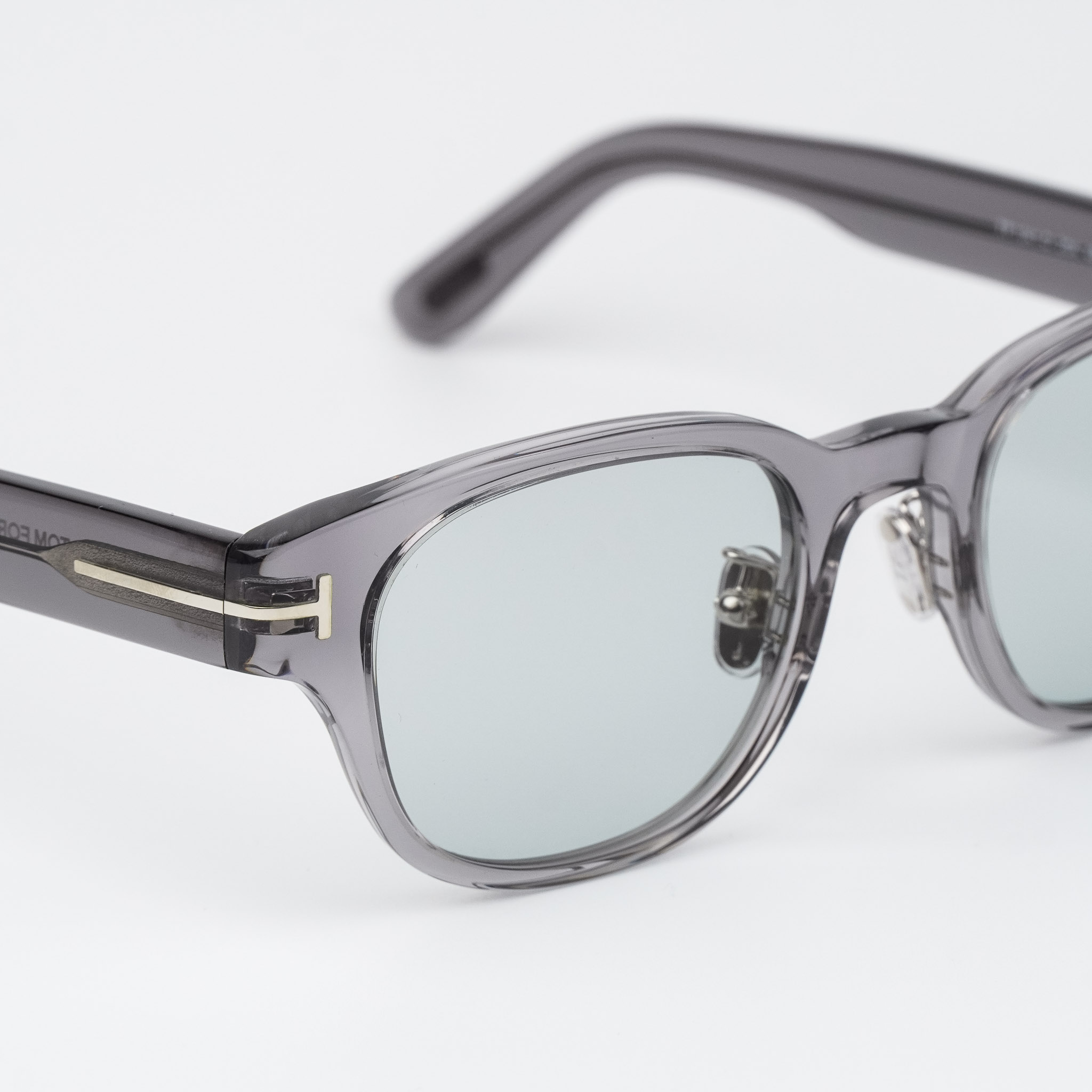 Tom Ford FT1041-D/S Transparent Grey / Light Grey product photo 6