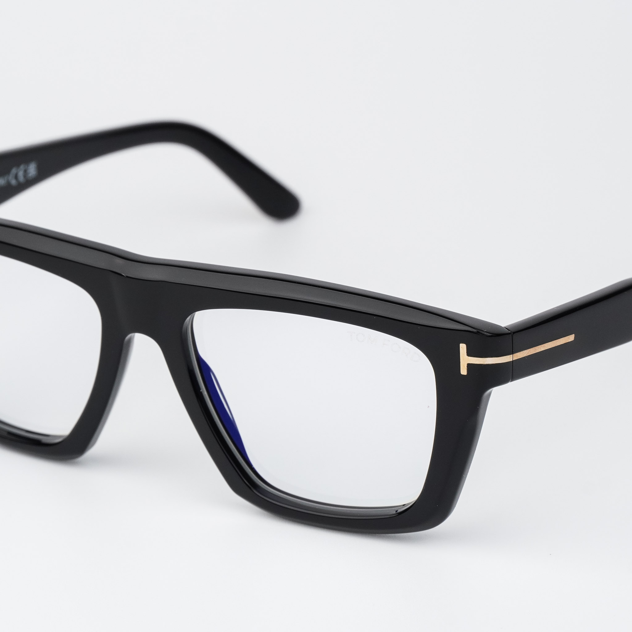 FT6059-B Shiny Black / Clear Blue Light Block