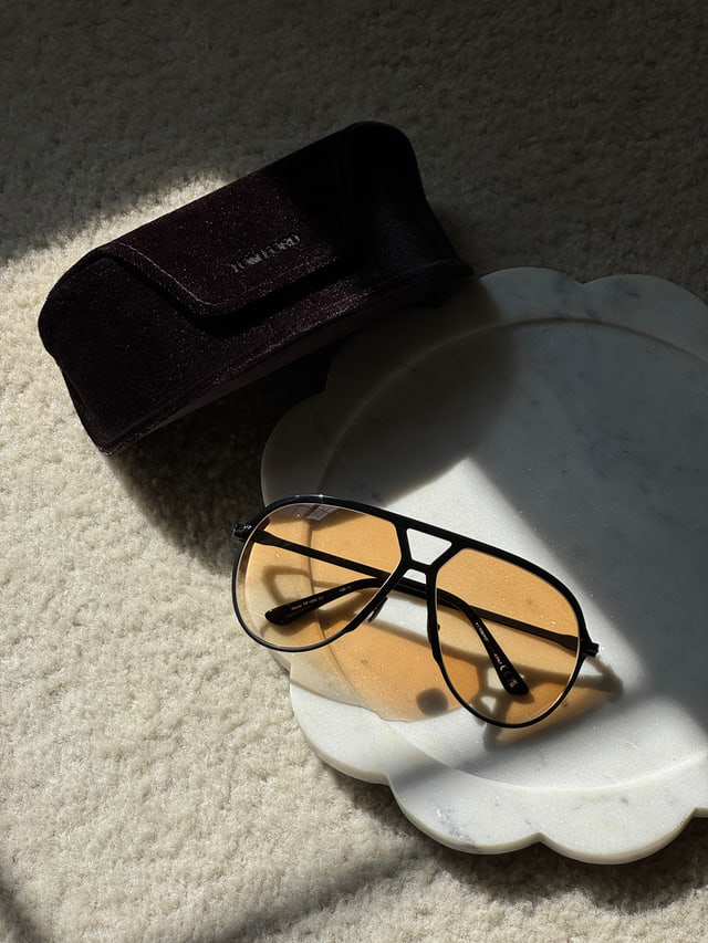 Tom Ford FT1060 Xavier Shiny Black / Brown Gradient product photo 1